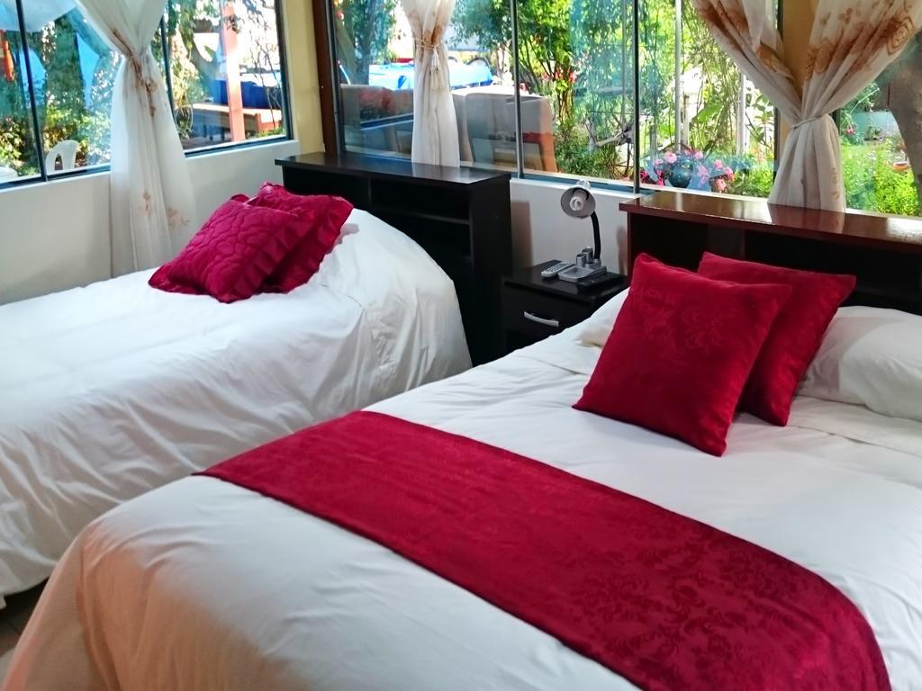 Hostal El Parque Tababela Luaran gambar