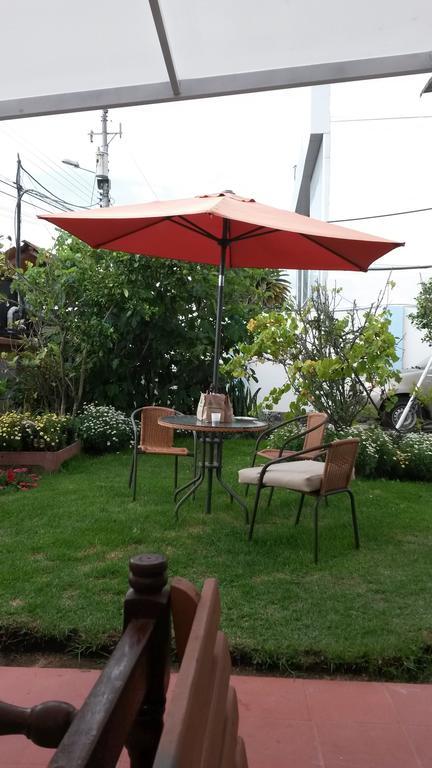 Hostal El Parque Tababela Luaran gambar