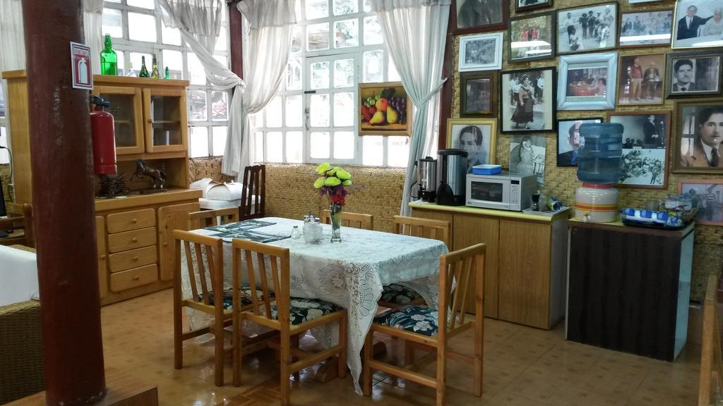 Hostal El Parque Tababela Luaran gambar