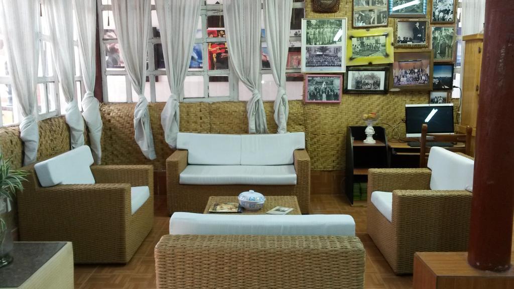 Hostal El Parque Tababela Luaran gambar