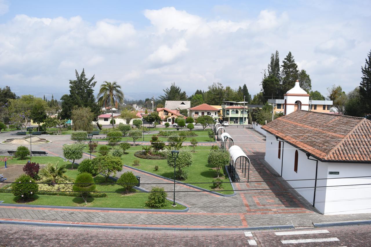 Hostal El Parque Tababela Luaran gambar