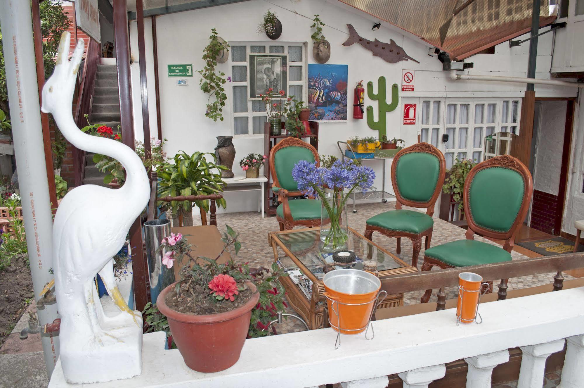 Hostal El Parque Tababela Luaran gambar