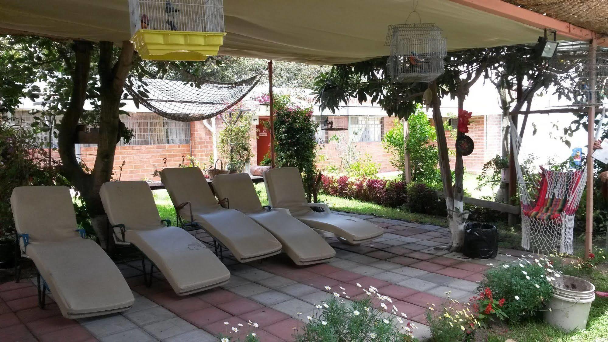 Hostal El Parque Tababela Luaran gambar