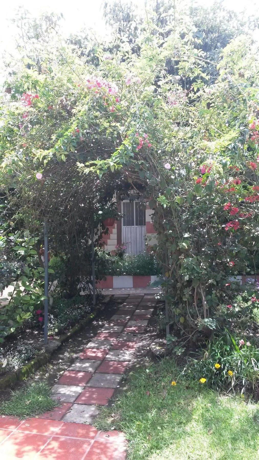 Hostal El Parque Tababela Luaran gambar