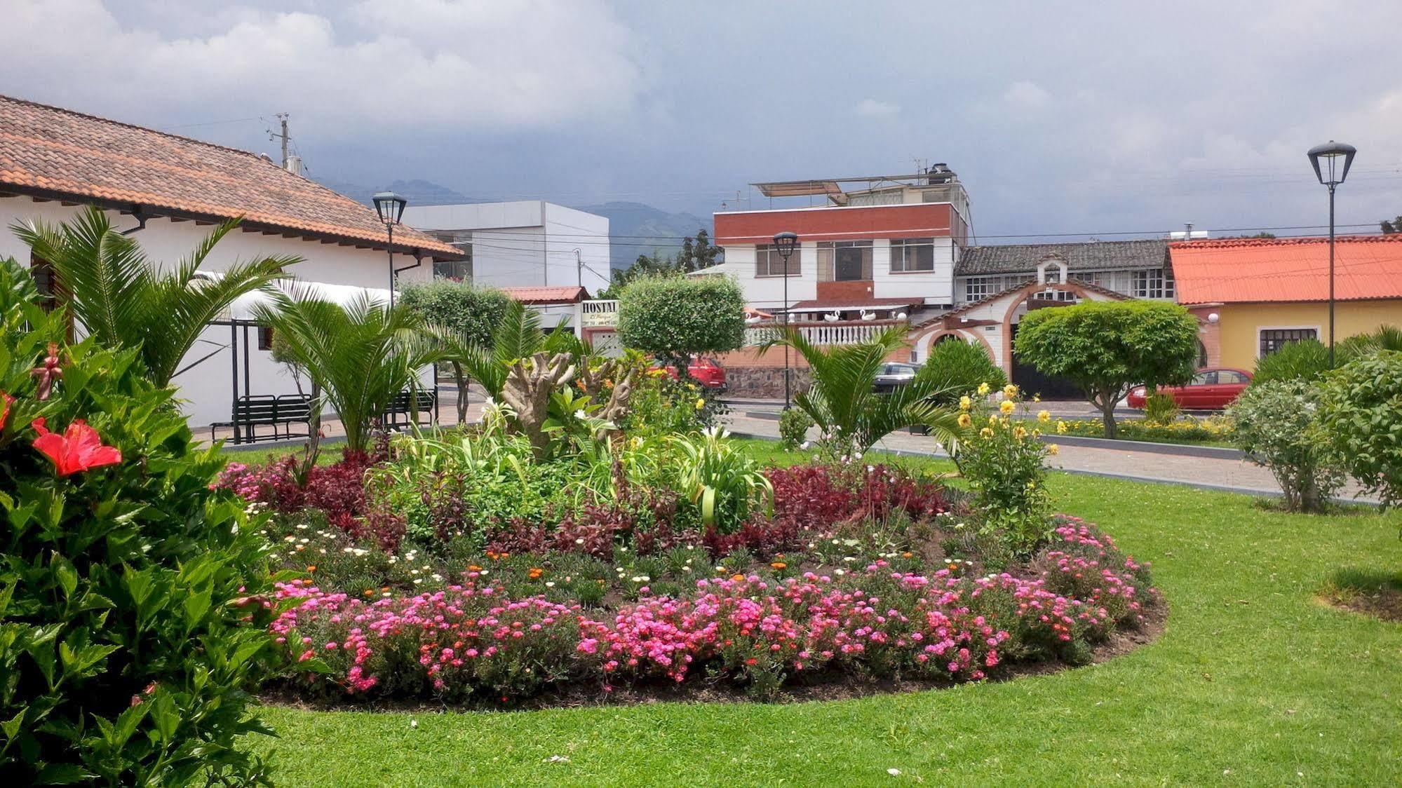 Hostal El Parque Tababela Luaran gambar